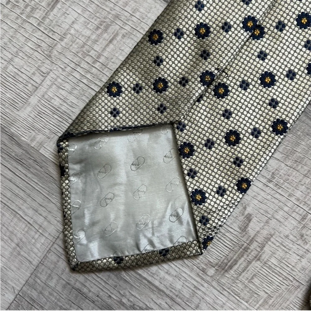VINTAGE VALENTINO Metallic Gold Floral Tie - Picture 10 of 12